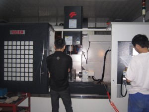 赤壁蒲圻起重機械加工中心操作圖展。