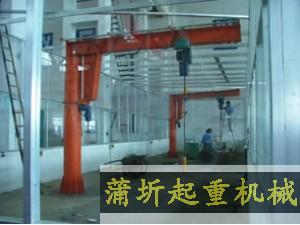 起重量0.5t-5t,起升高度3m-15m,懸臂2m-8m,根據起升高度不同，有拐臂式和配重式。
